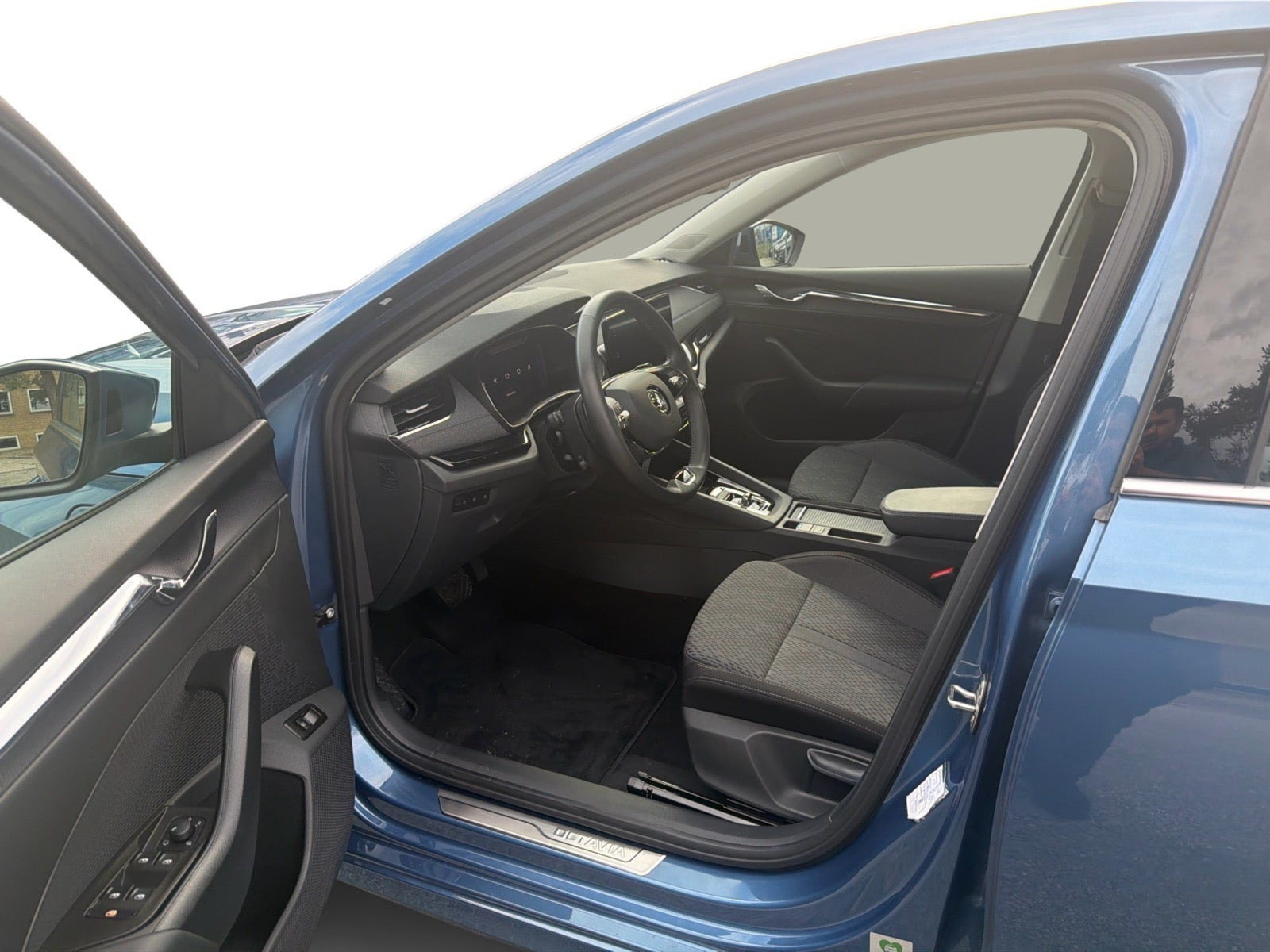 Blå Skoda Octavia fra 2021