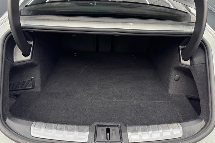 Grå Audi e-tron GT fra 2023