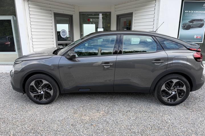 Grå Citroën C4 fra 2023