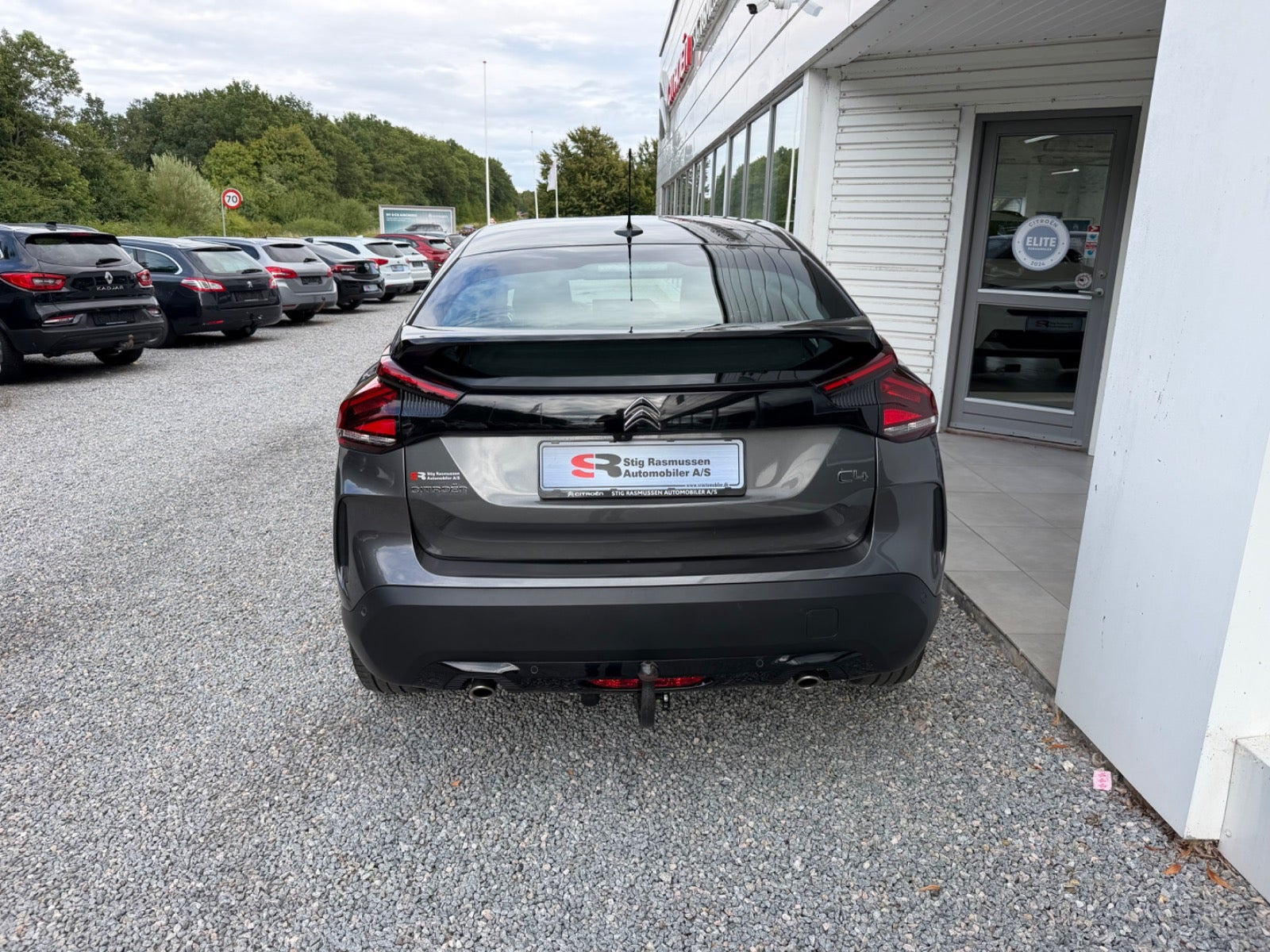 Grå Citroën C4 fra 2023