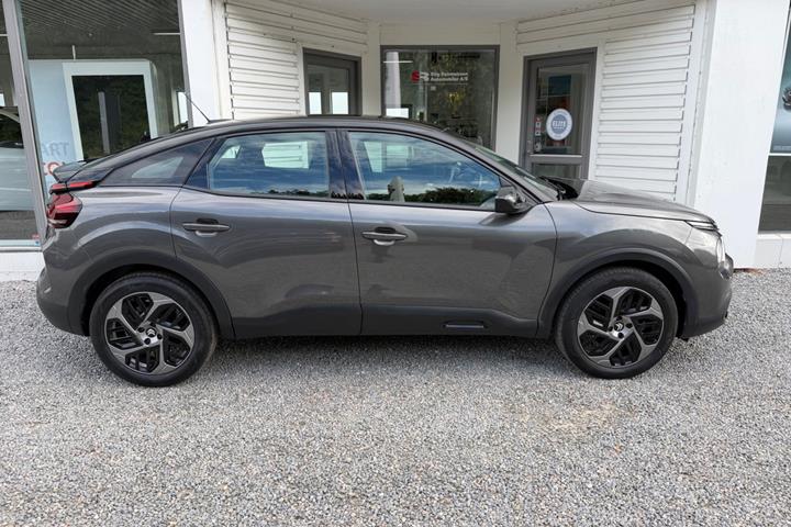 Grå Citroën C4 fra 2023