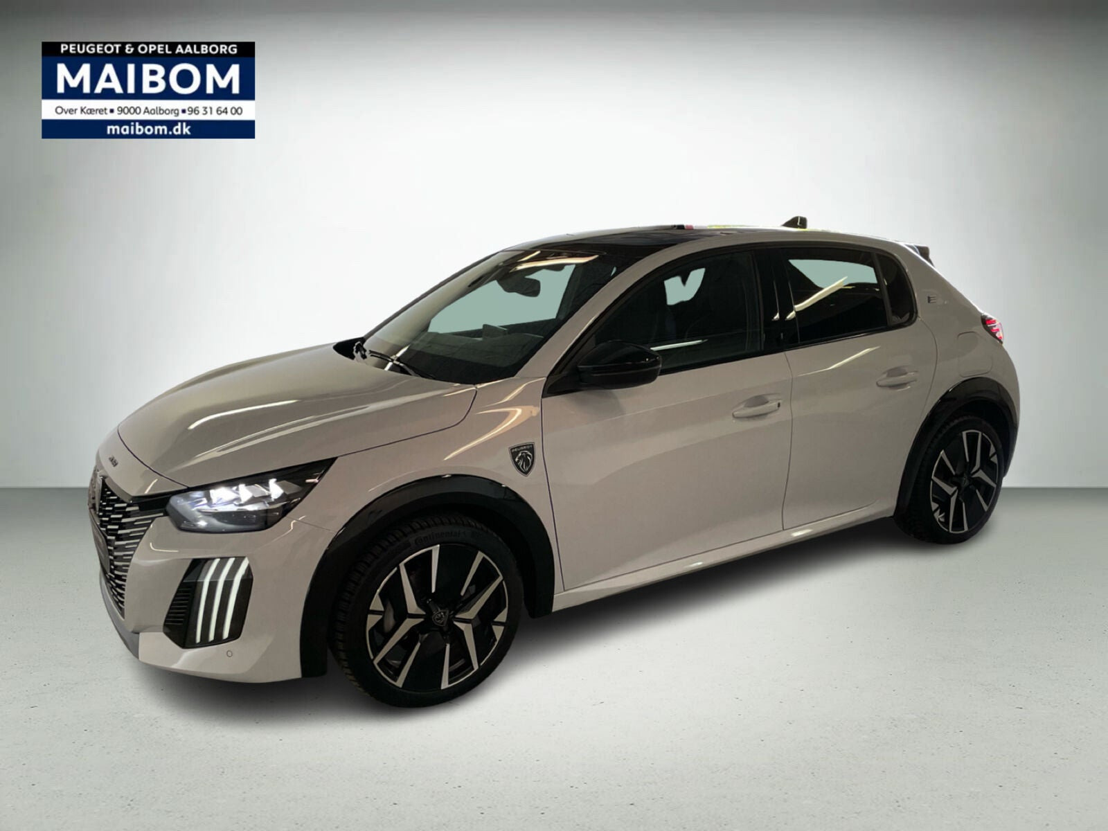 Hvid Peugeot e-208 fra 2025