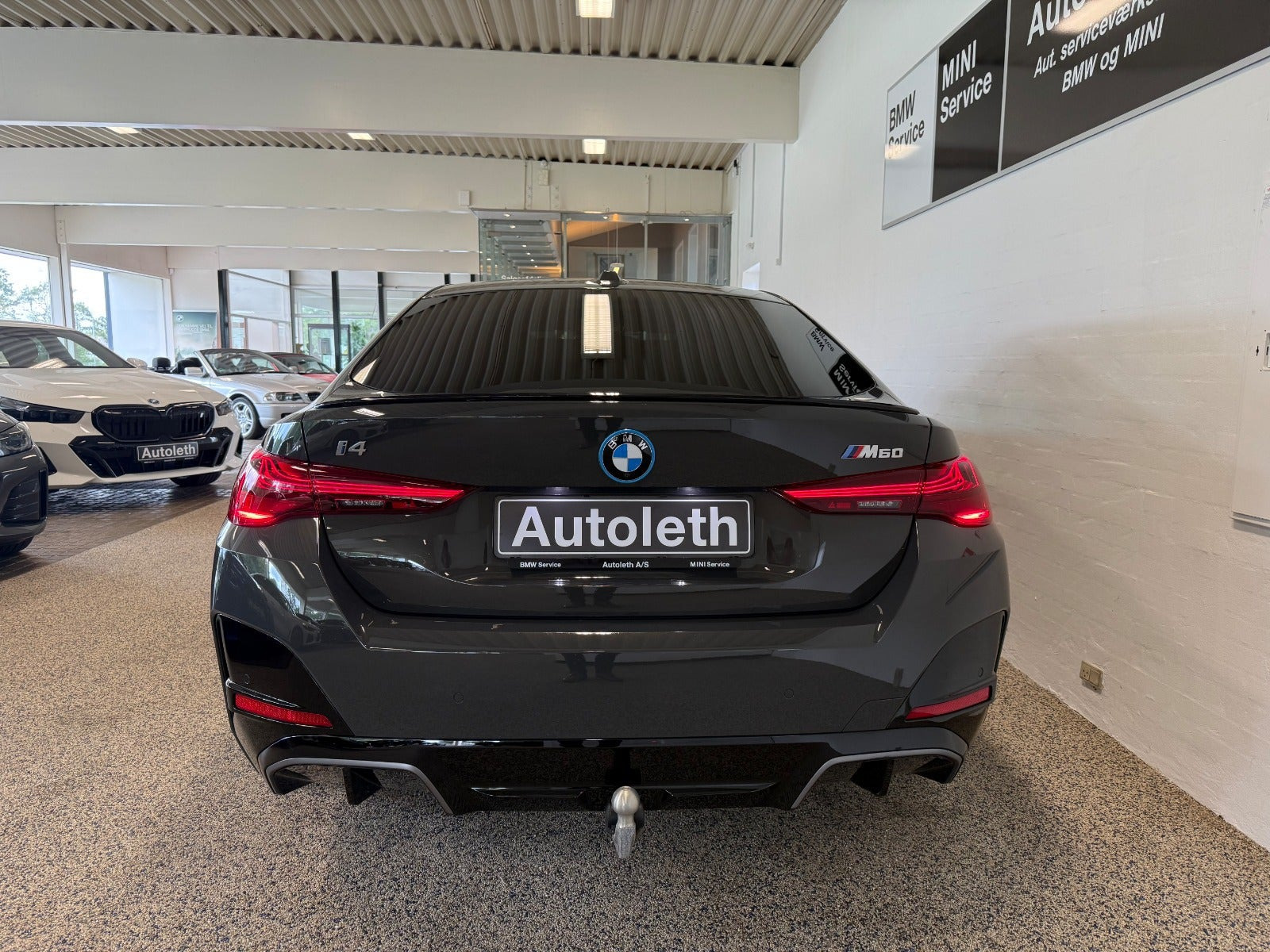 Grå BMW i4 fra 2025