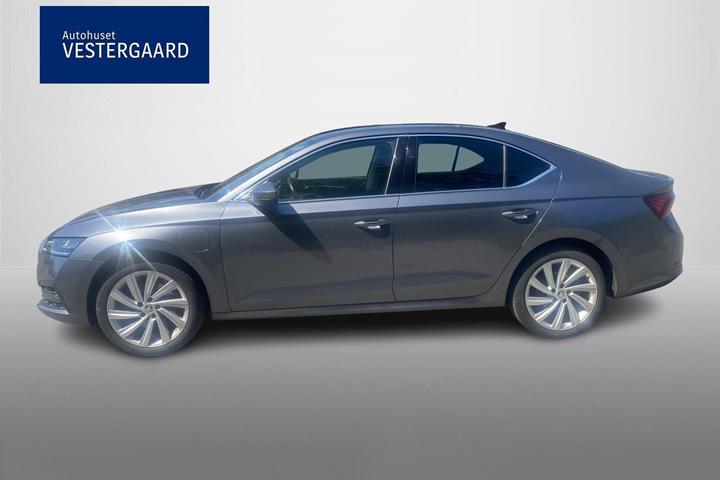 Grå Skoda Octavia fra 2022