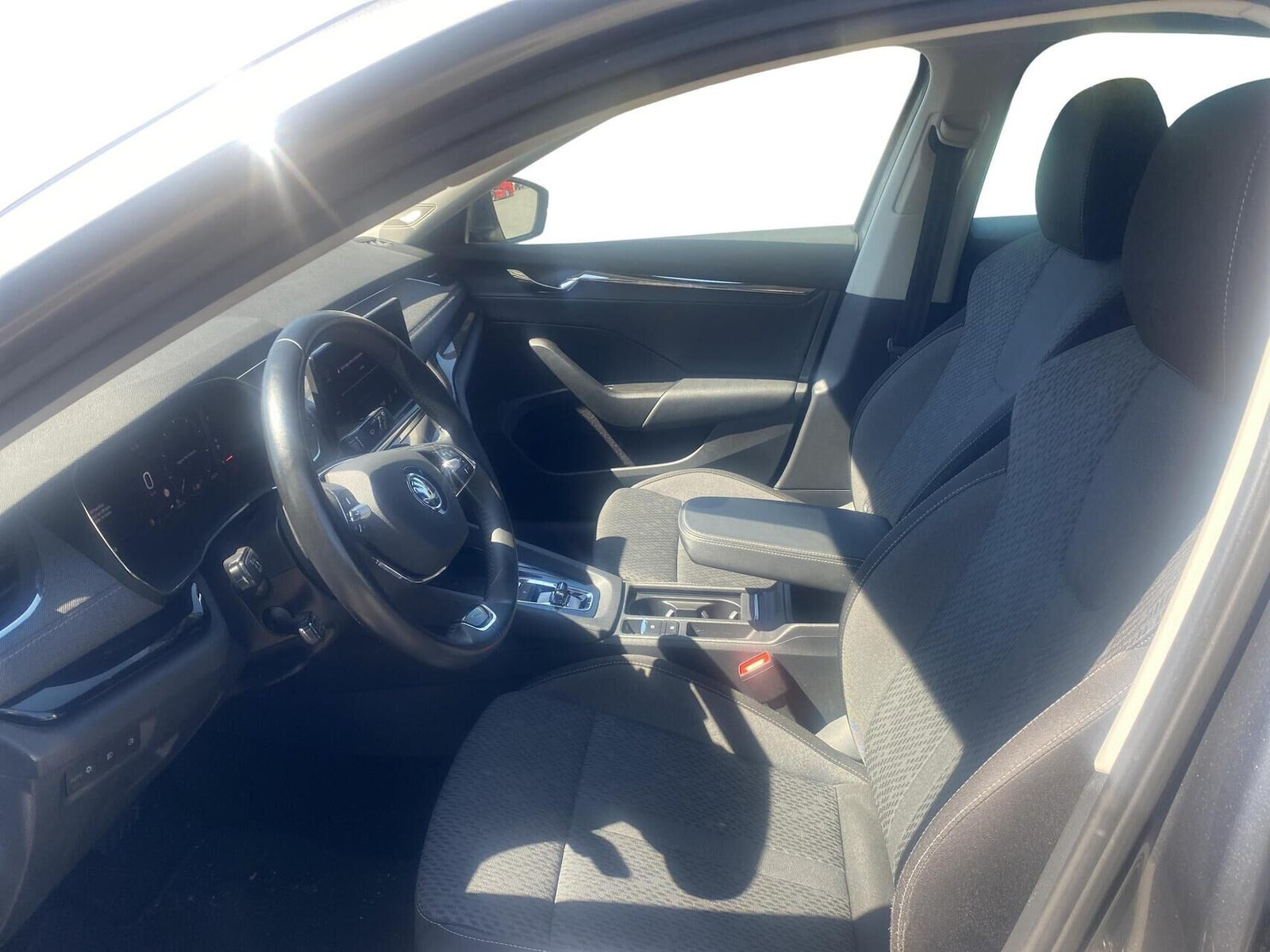 Grå Skoda Octavia fra 2022