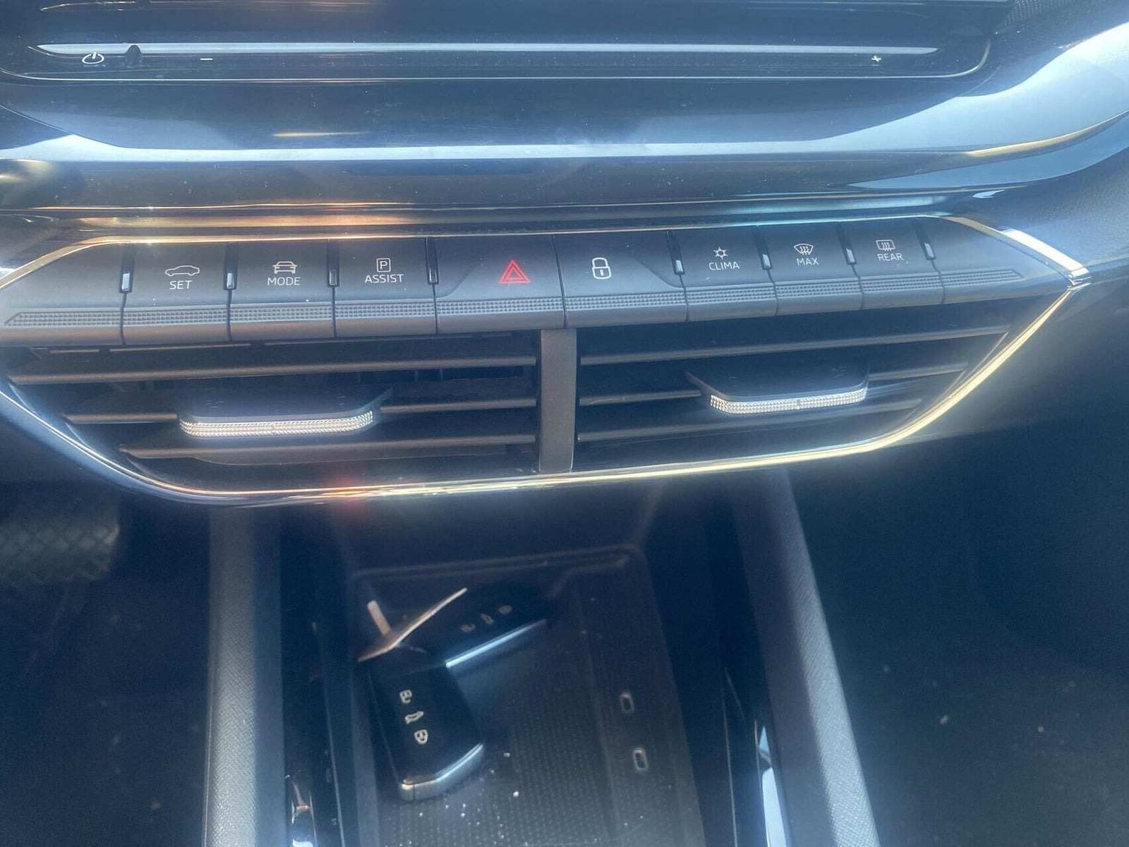 Grå Skoda Octavia fra 2022
