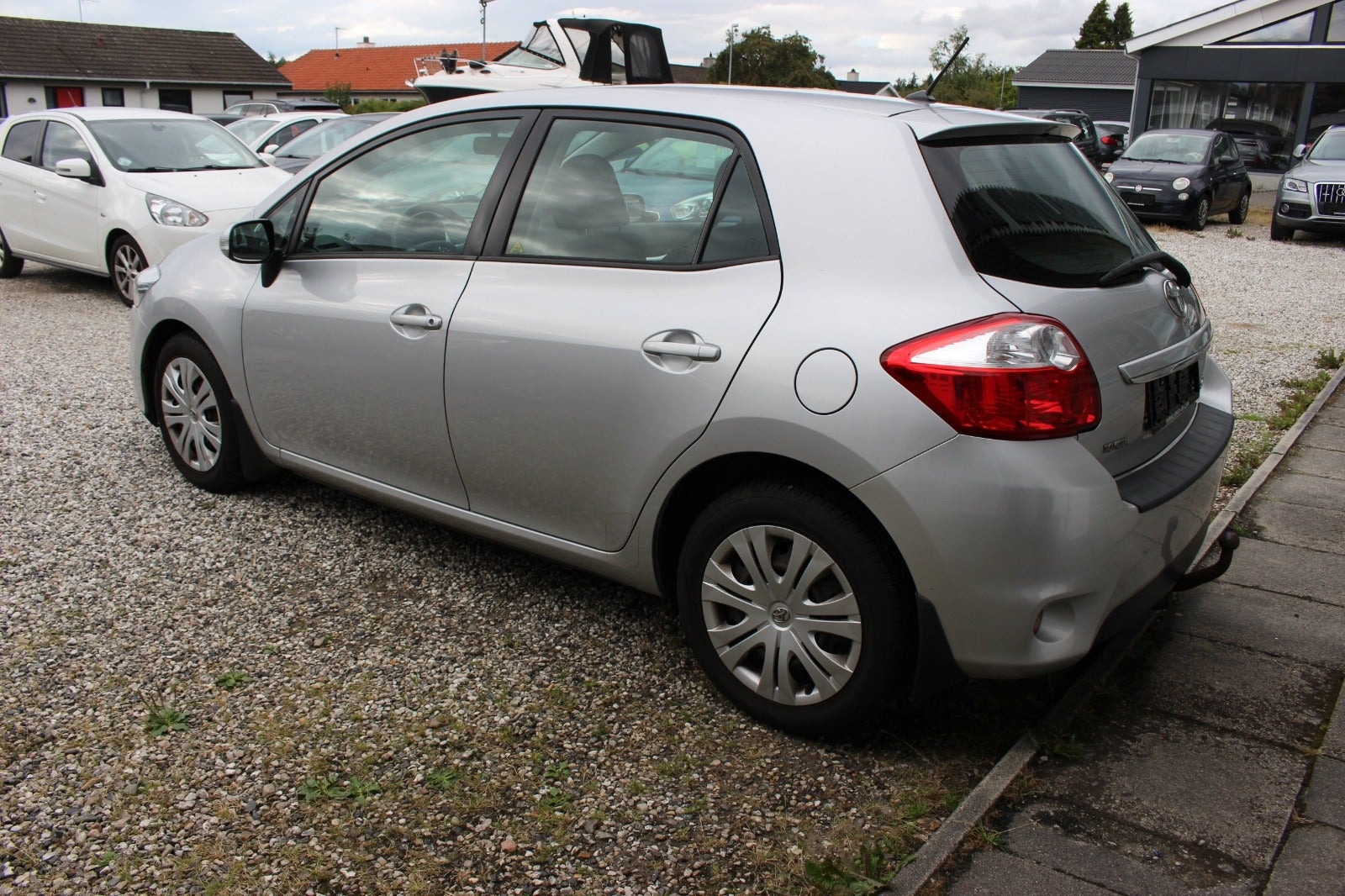 Sølv Toyota Auris fra 2012