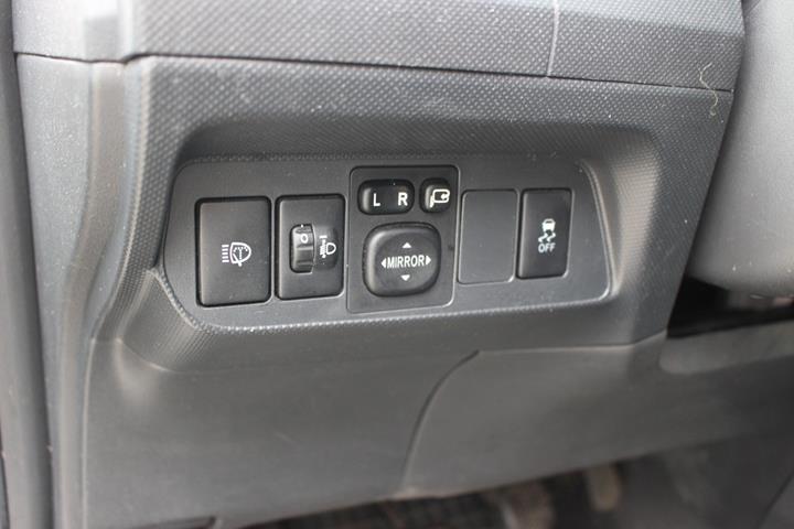 Sølv Toyota Auris fra 2012