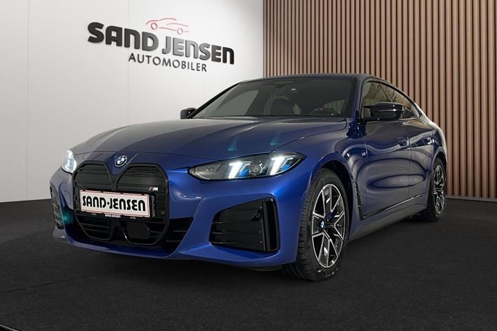 Blå BMW i4 fra 2025