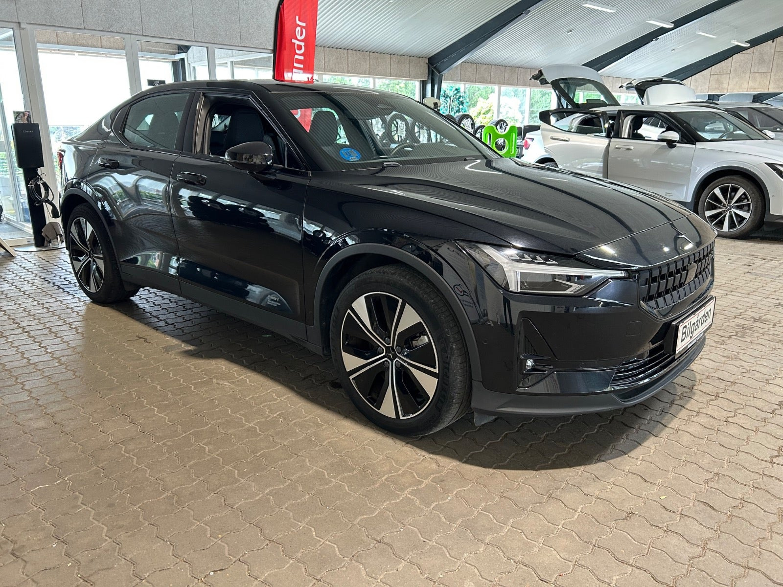 Sort Polestar 2 fra 2023