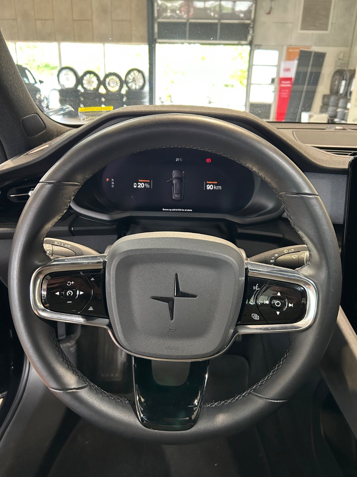 Sort Polestar 2 fra 2023