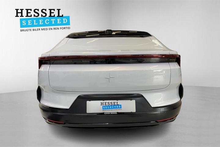 Hvid Polestar 4 fra 2026
