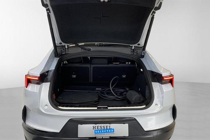Hvid Polestar 4 fra 2026