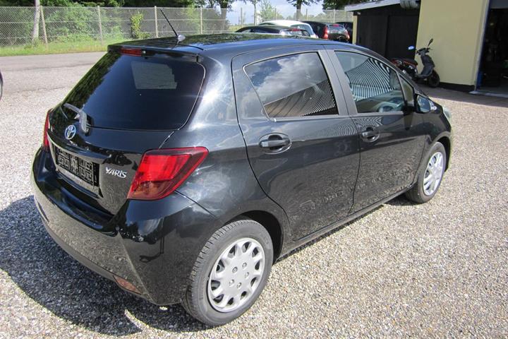 undefined Toyota Yaris fra 2015