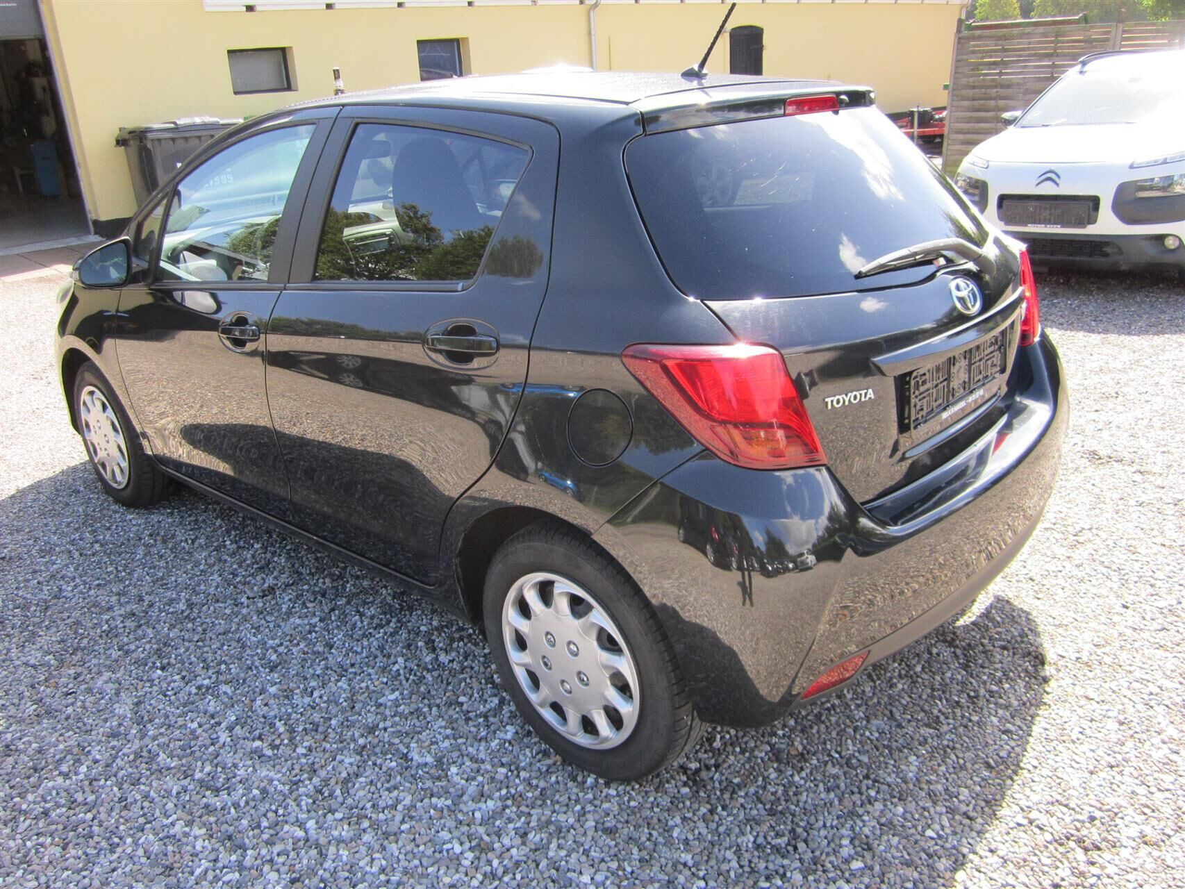 undefined Toyota Yaris fra 2015