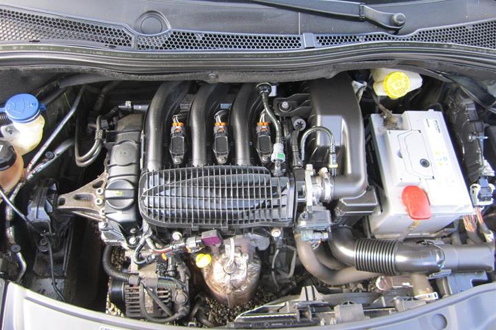 undefined Peugeot 208 fra 2015