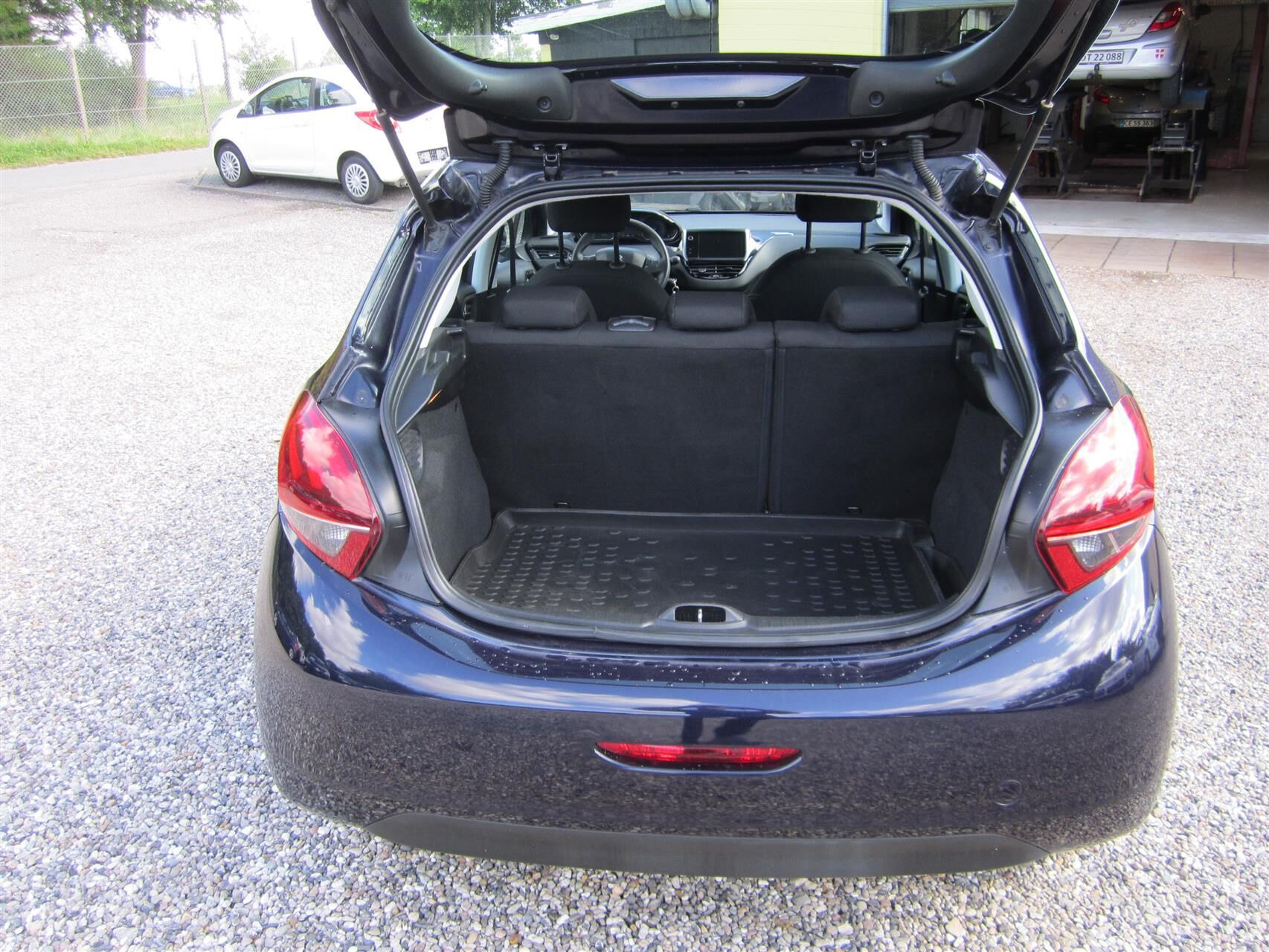 undefined Peugeot 208 fra 2015