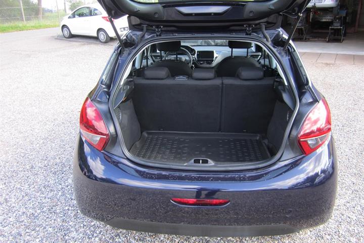 undefined Peugeot 208 fra 2015