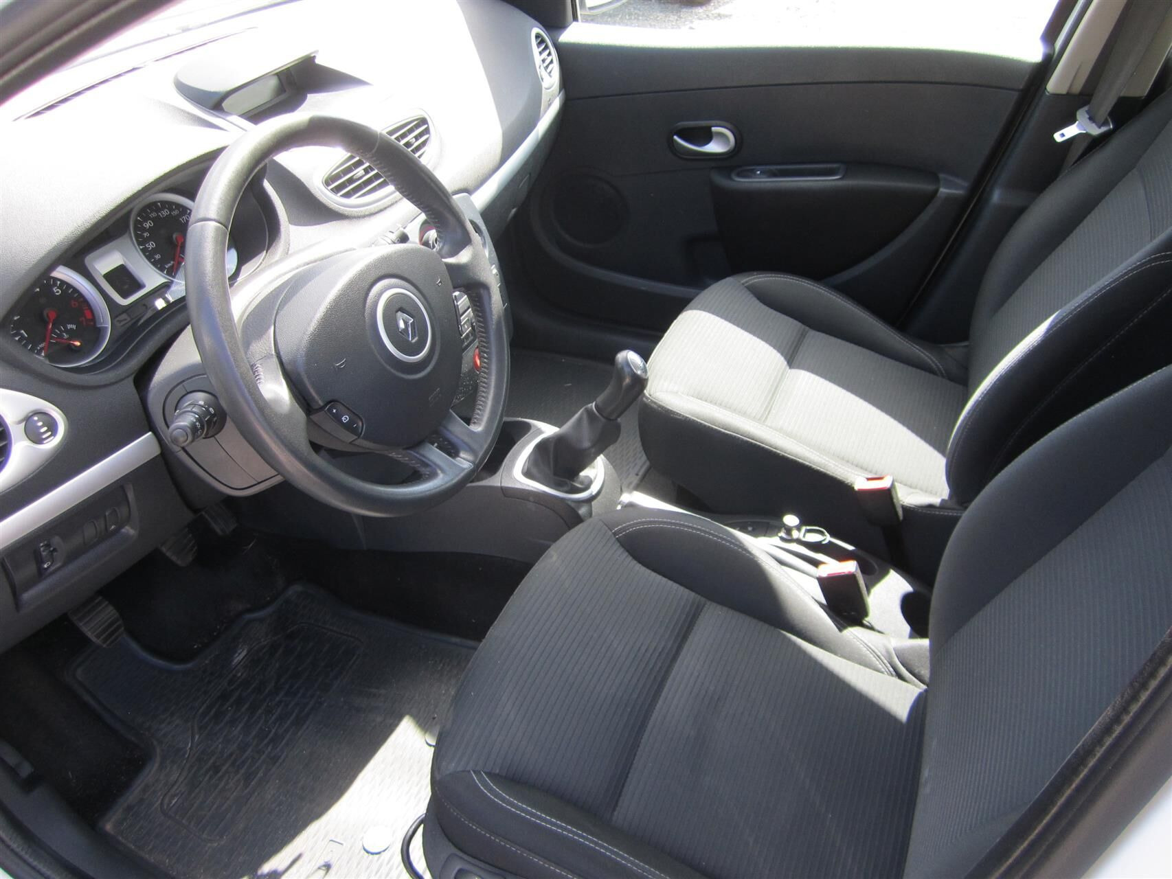 Hvid Renault Clio fra 2012