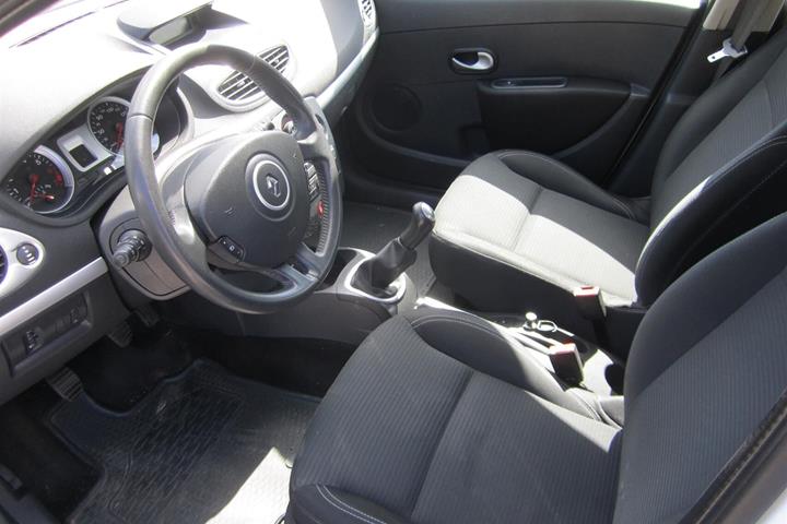 Hvid Renault Clio fra 2012