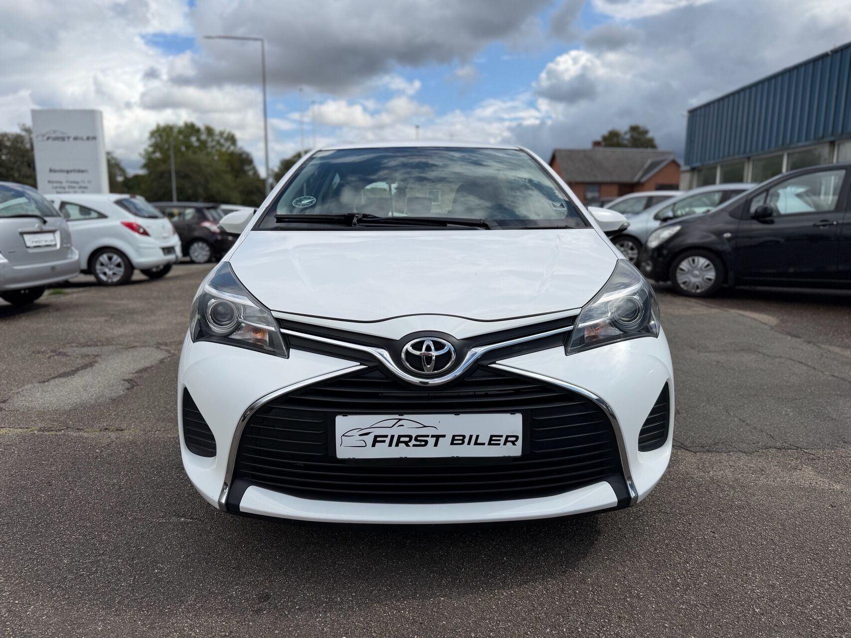 undefined Toyota Yaris fra 2015