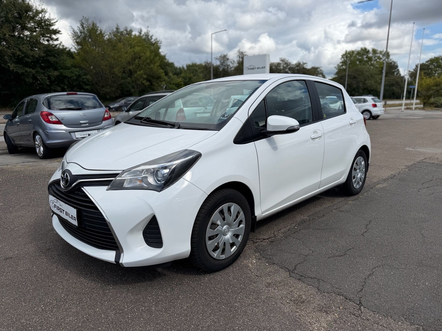 undefined Toyota Yaris fra 2015