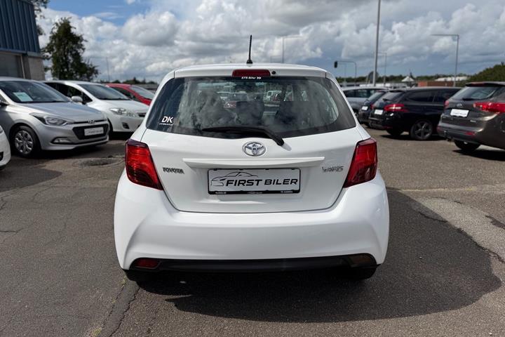 undefined Toyota Yaris fra 2015