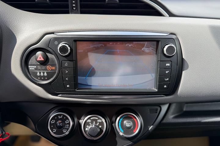 undefined Toyota Yaris fra 2015