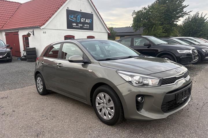 Grå Kia Rio fra 2017