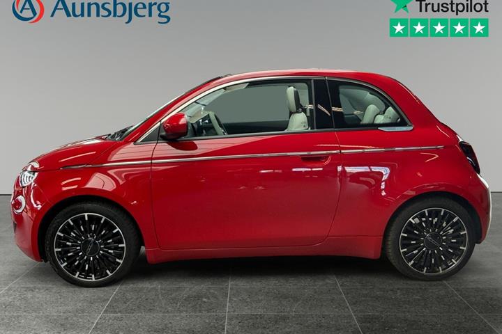 Rød Fiat 500e fra 2024