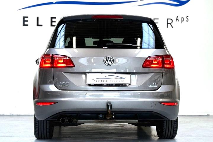 Sort VW Golf Sportsvan fra 2016
