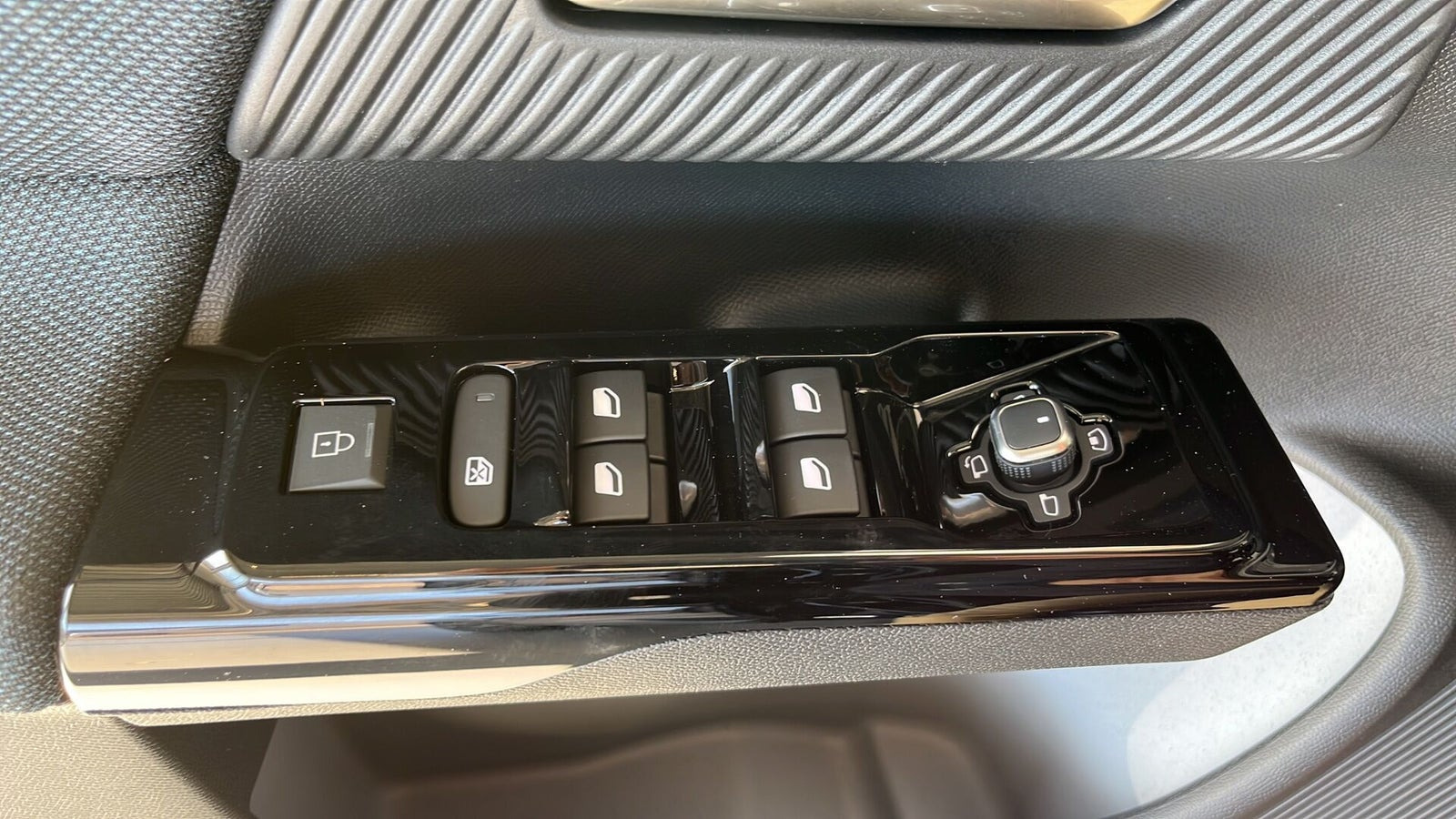 Blå Citroën ë-C5 Aircross fra 2026