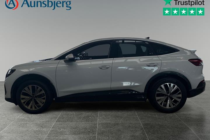Hvid Audi Q4 e-tron fra 2023