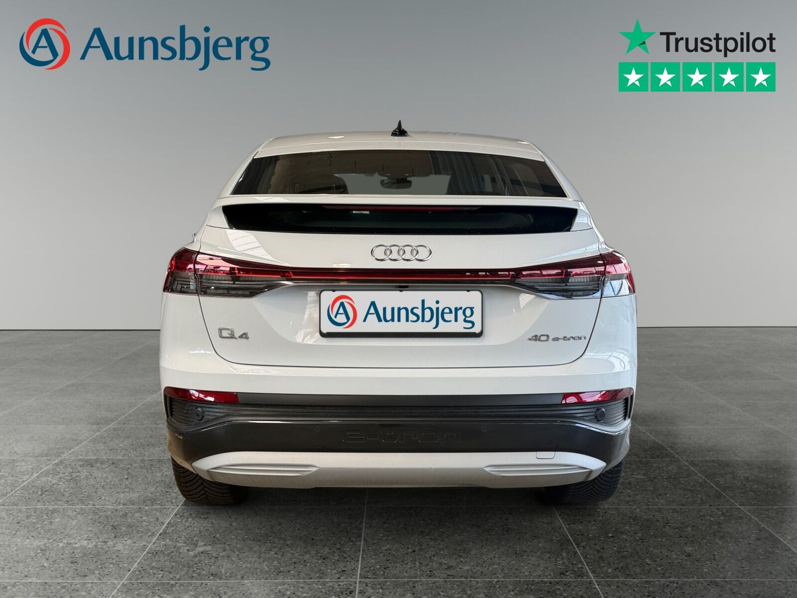 Hvid Audi Q4 e-tron fra 2023