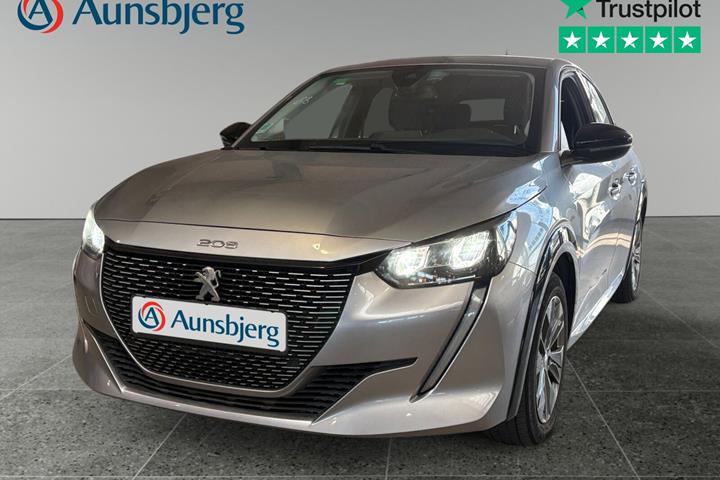 Grå Peugeot e-208 fra 2023