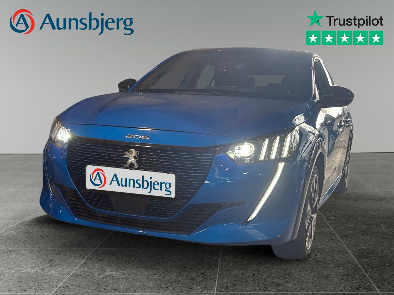 Blå Peugeot e-208 fra 2022