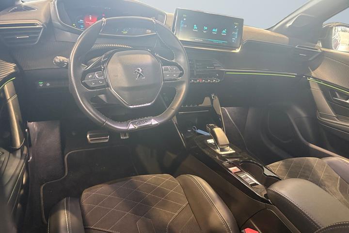 Blå Peugeot e-208 fra 2022