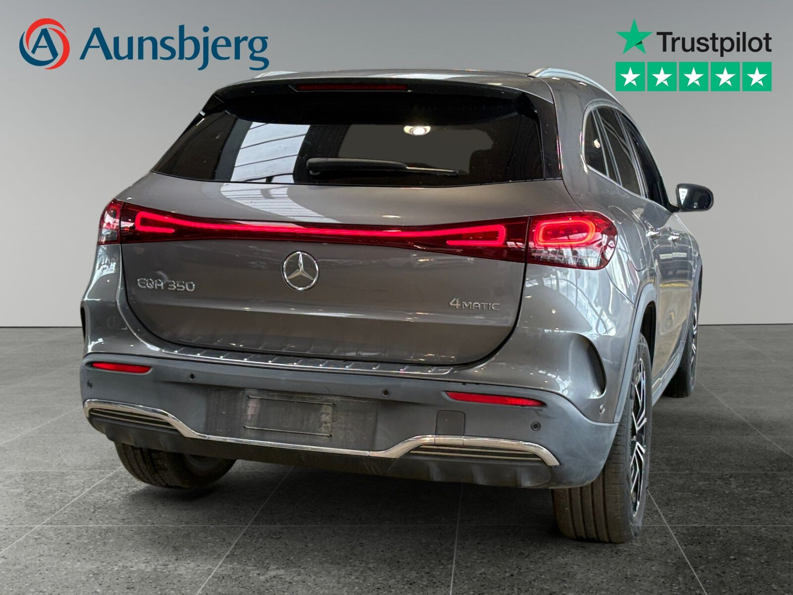 Grå Mercedes EQA350 fra 2023