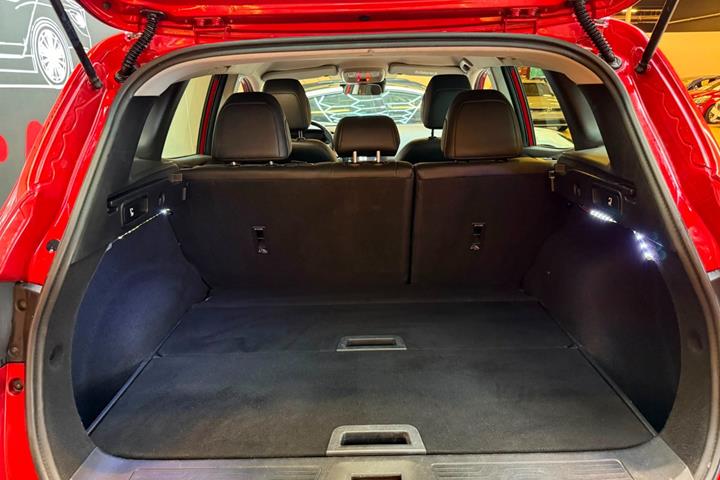 Rød Renault Kadjar fra 2016