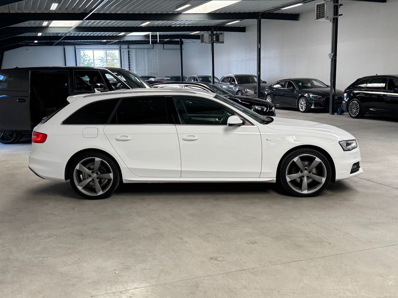 Hvid Audi A4 fra 2015