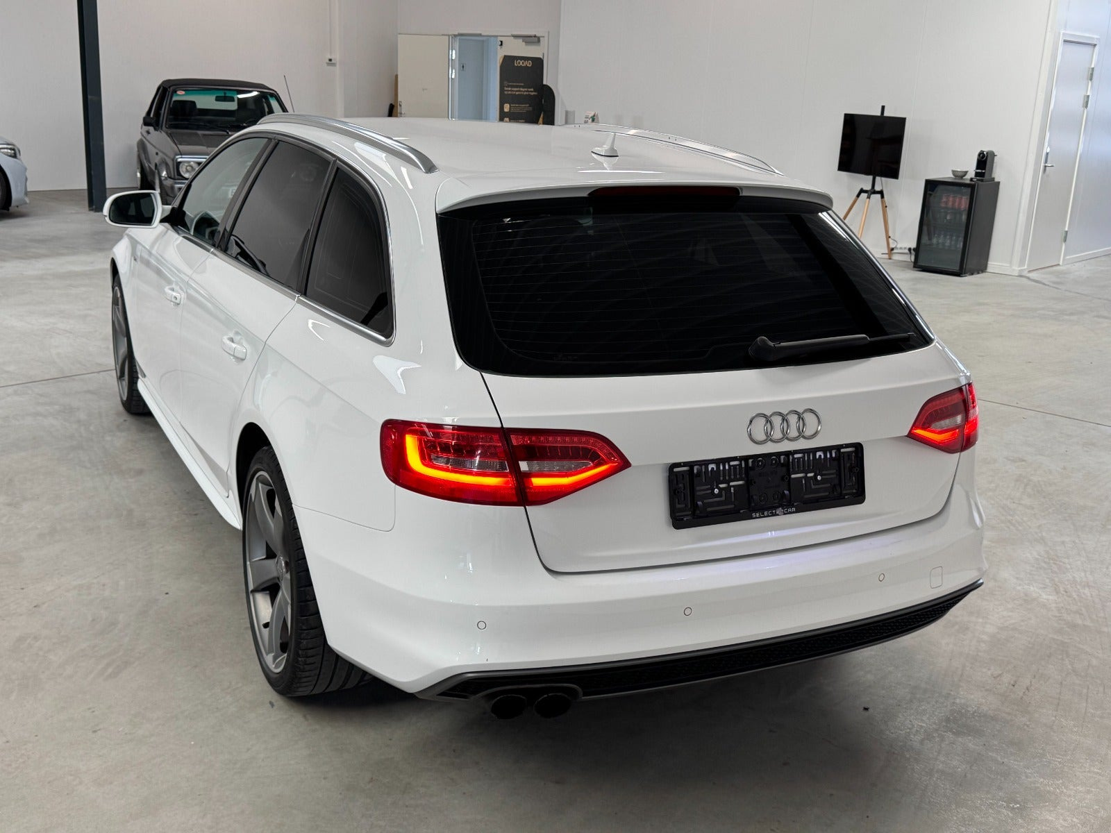 Hvid Audi A4 fra 2015