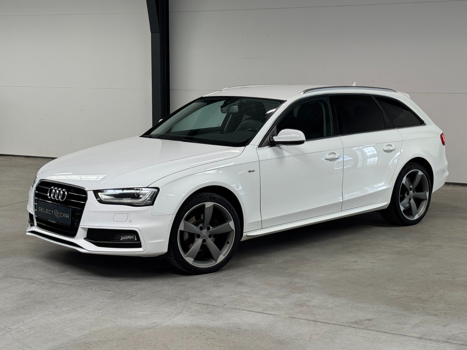 Hvid Audi A4 fra 2015