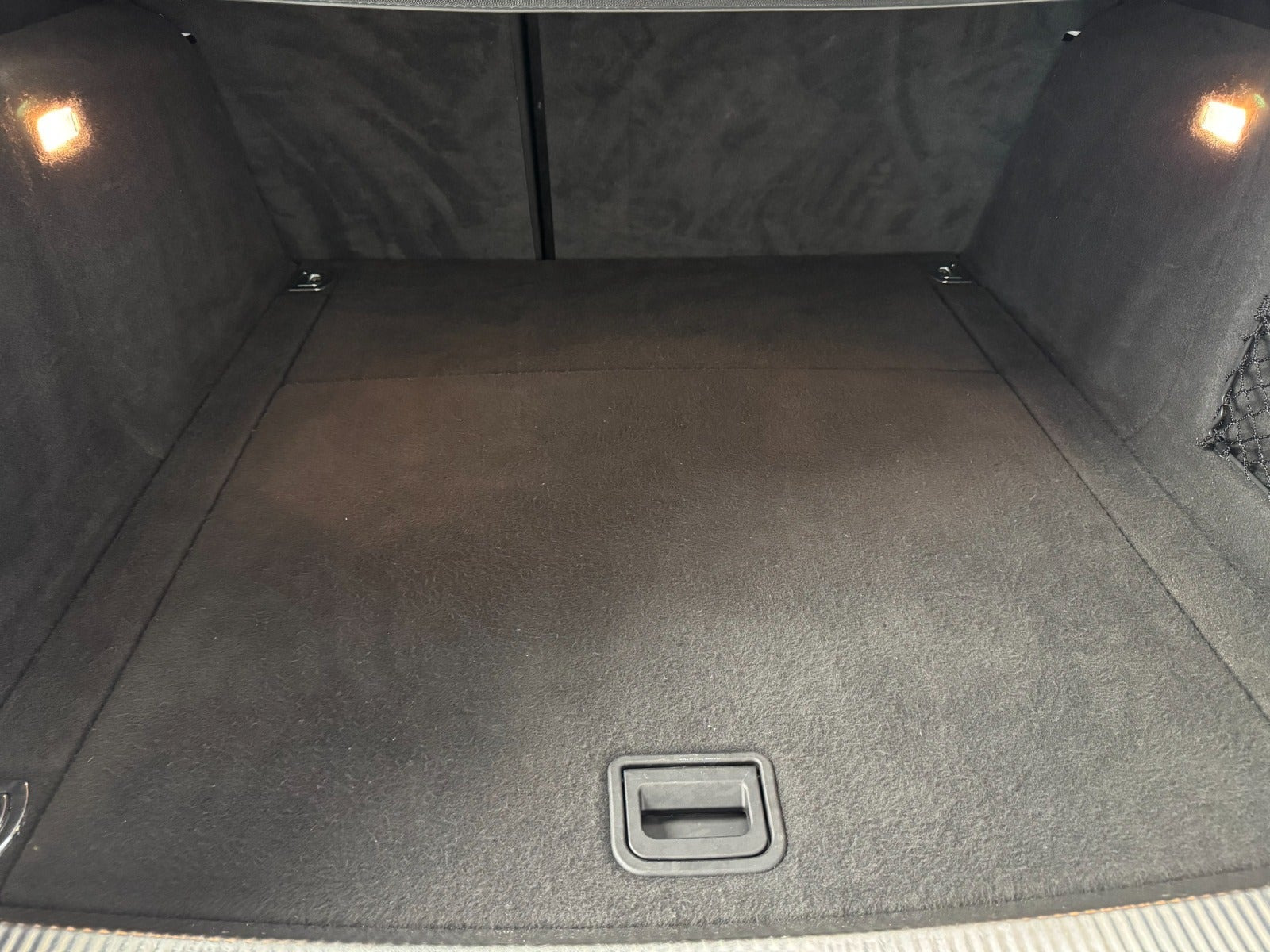 Hvid Audi A4 fra 2015