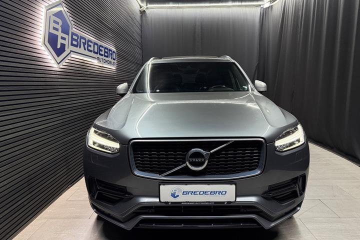 Grå Volvo XC90 fra 2019