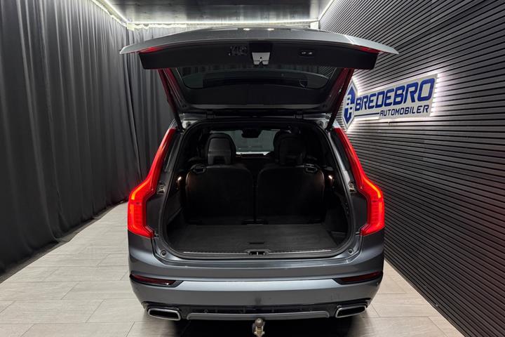 Grå Volvo XC90 fra 2019