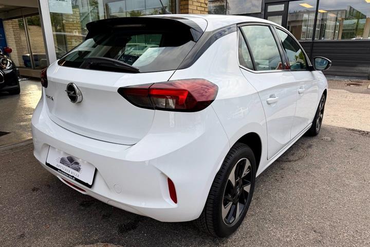 Hvid Opel Corsa-e fra 2023