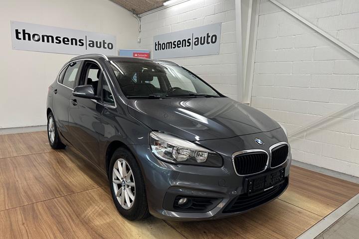 Grå BMW 218d fra 2015