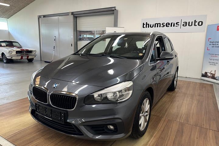 Grå BMW 218d fra 2015