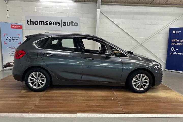 Grå BMW 218d fra 2015