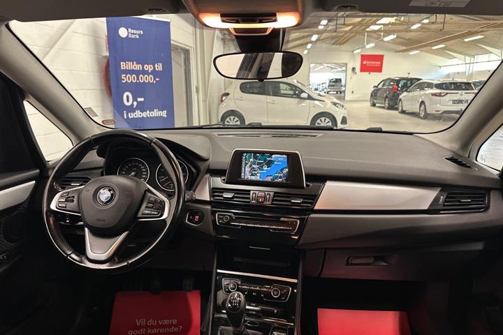 Grå BMW 218d fra 2015